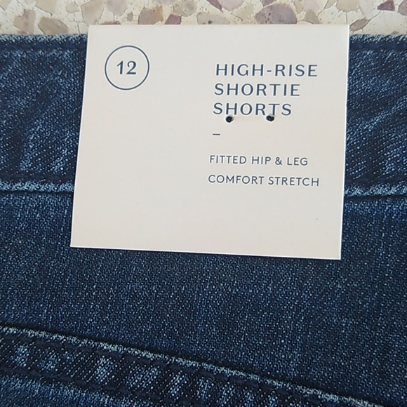 High rise Shortie Shorts - Picture 4 of 7